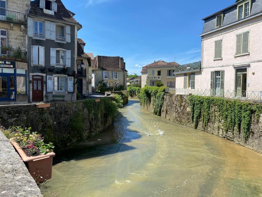 Appartement Le Nid Du Saleys - 70 M2 Centre Ville De Salies-de-Béarn Buitenkant foto